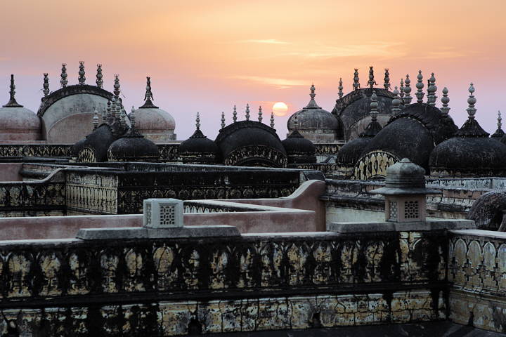 Sunset, Tiger fort